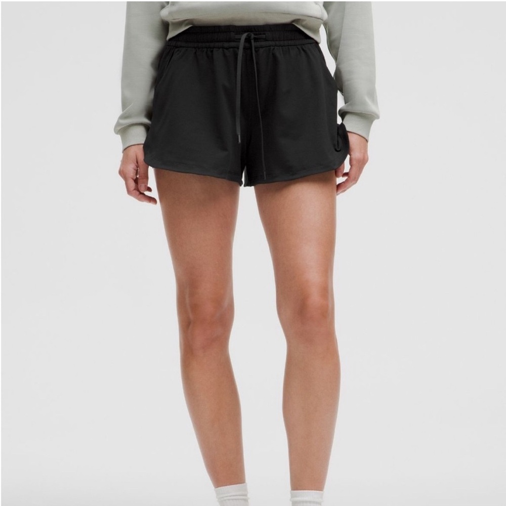 Lululemon Inner Glow Black Women's Athletic Shorts 3 inch Size 2 New with Tags